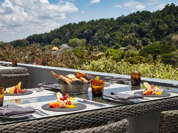 Radisson Hotel Kandy image 20